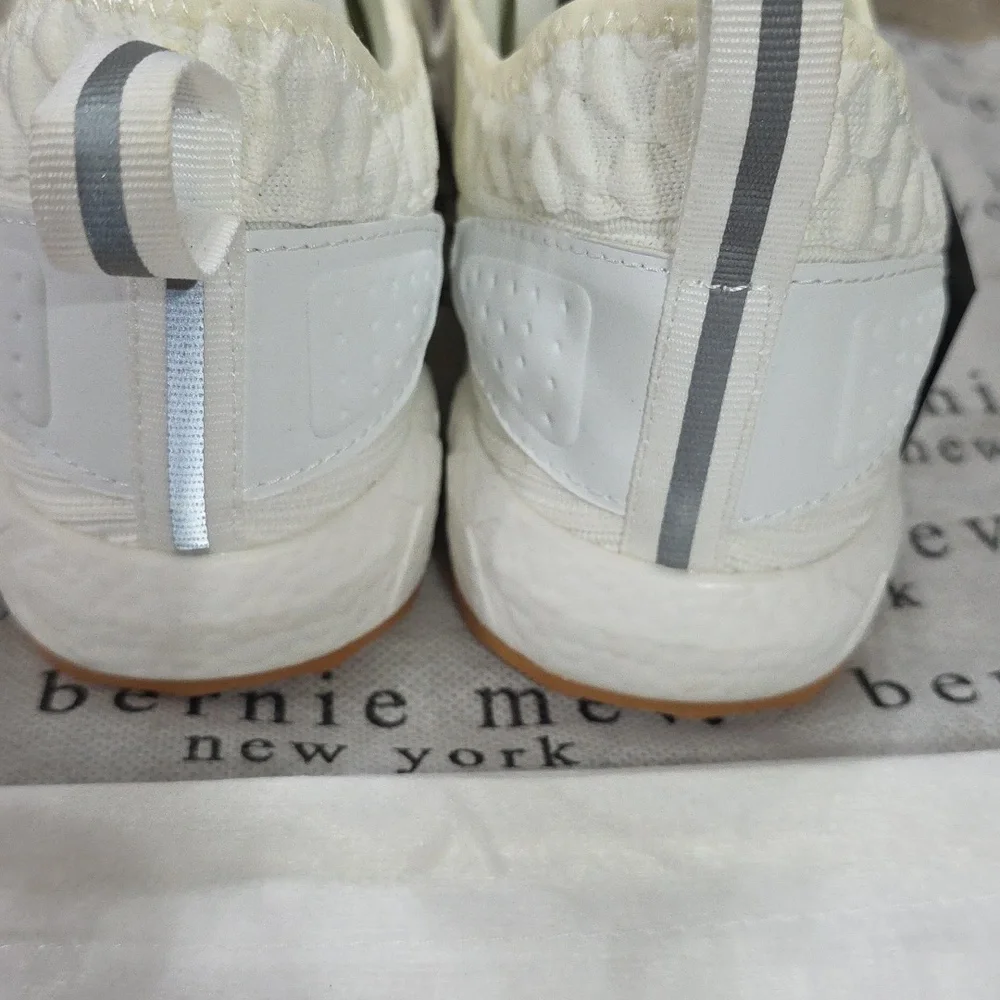NEW Bernie Mev 